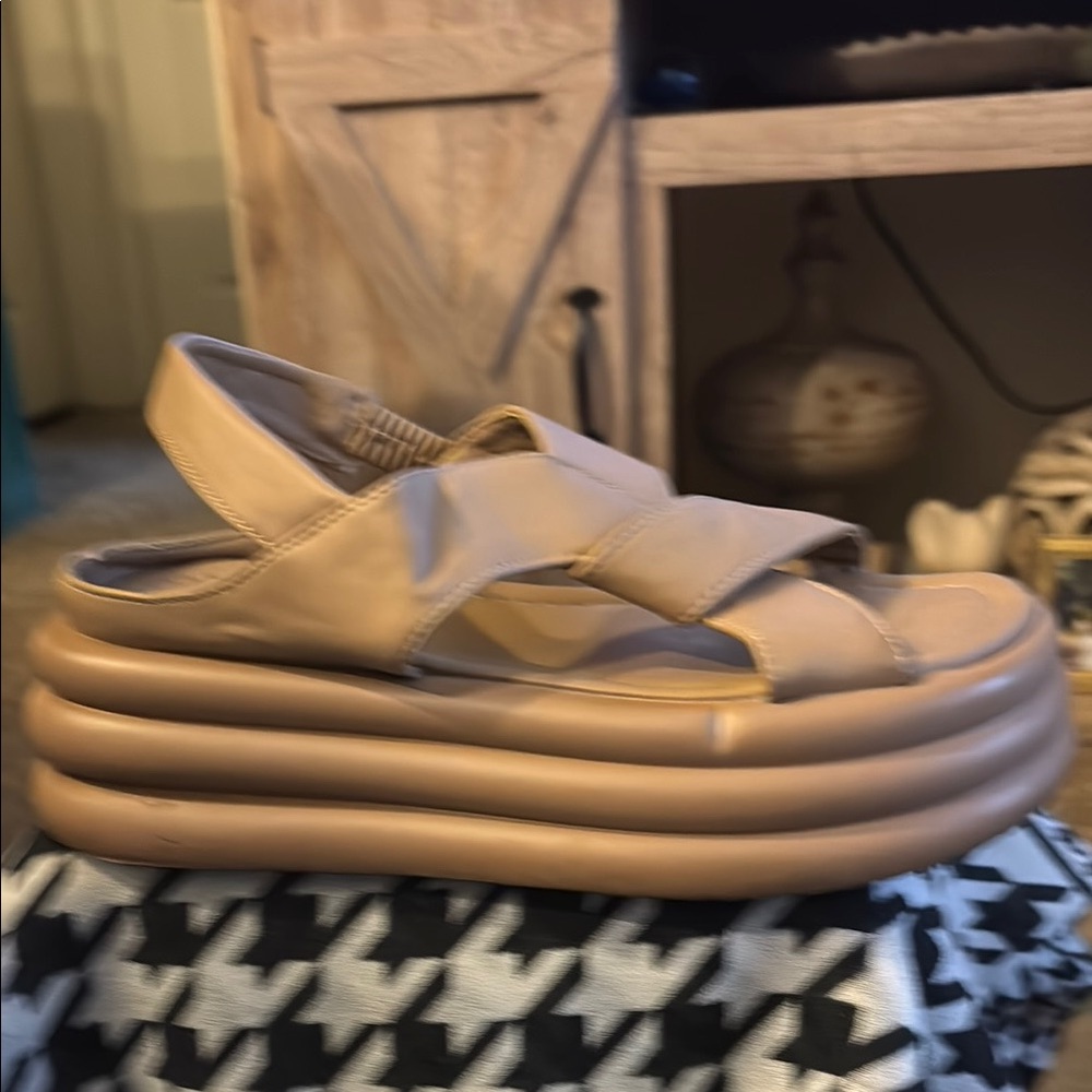Women's Tan Platform Sandals